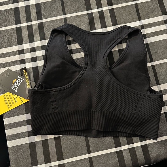 EVERLAST Seamless Crop Bra (NEW WITH TAGS) - Picture 2 of 3